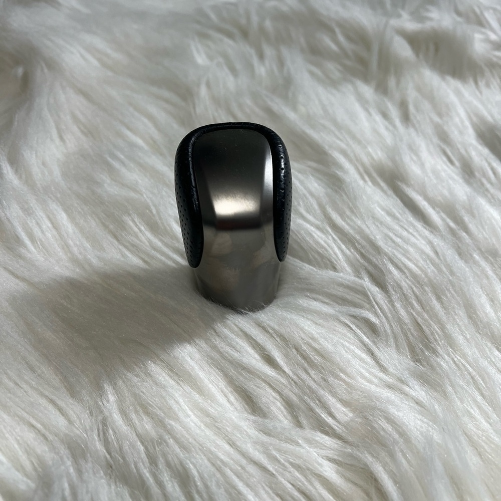 Lexus RC 200t Original Shift Knob - Picture 2 of 5